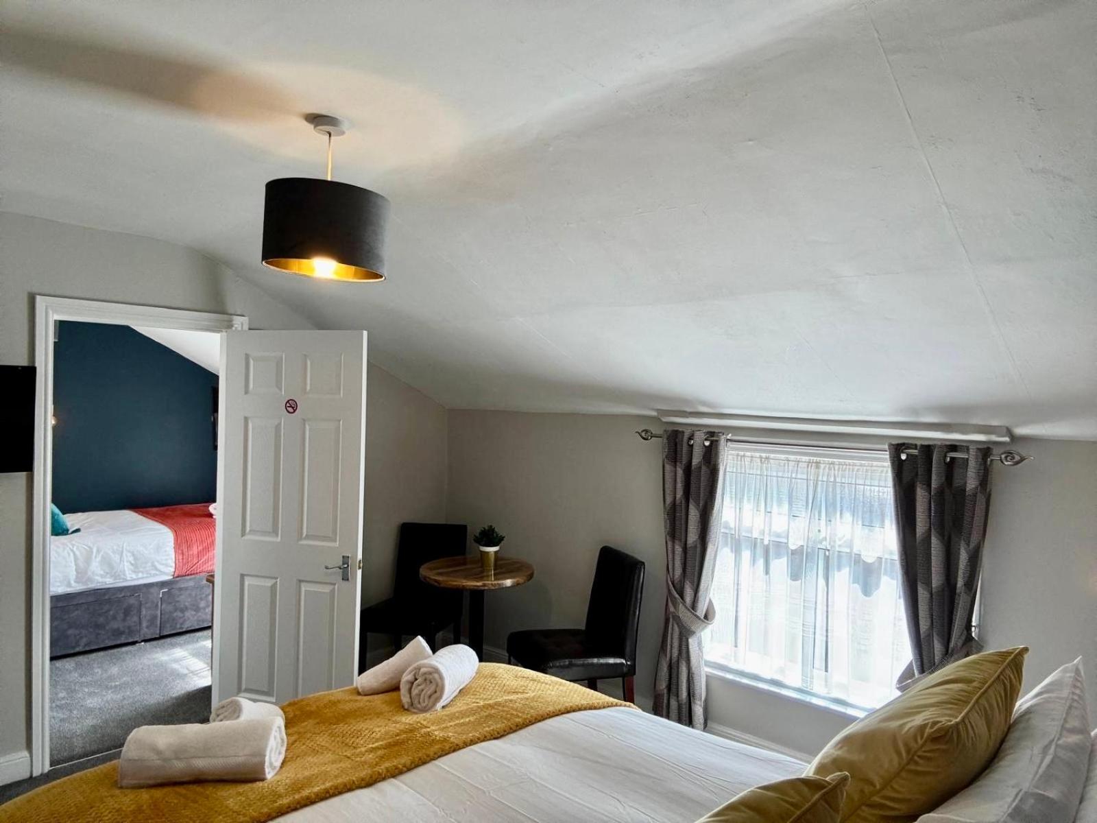 스카버러 The Rockside B&B 외부 사진