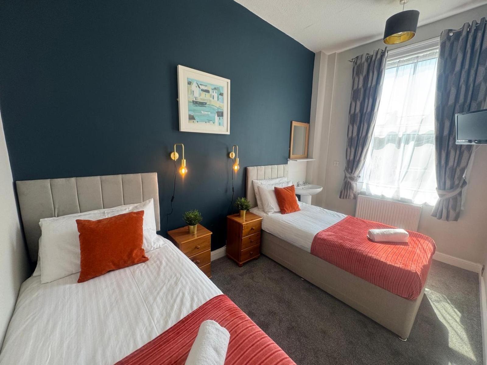스카버러 The Rockside B&B 외부 사진